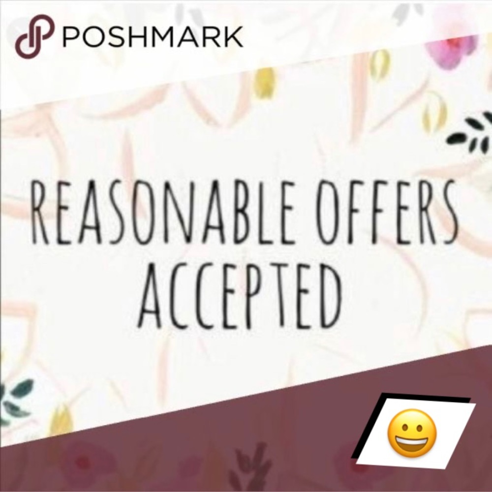 Looking to make room for more items 😌🎉🥳🎊🎁 Send me a reasonable offer today!